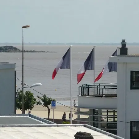 아파트 Le Balcon De La Conche 로양